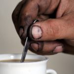 monteur vieze handen